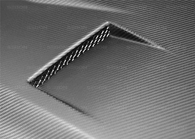 Seibon 2009-2015 Nissan GT-R R35 GTII Dry Carbon Hood - photo 5