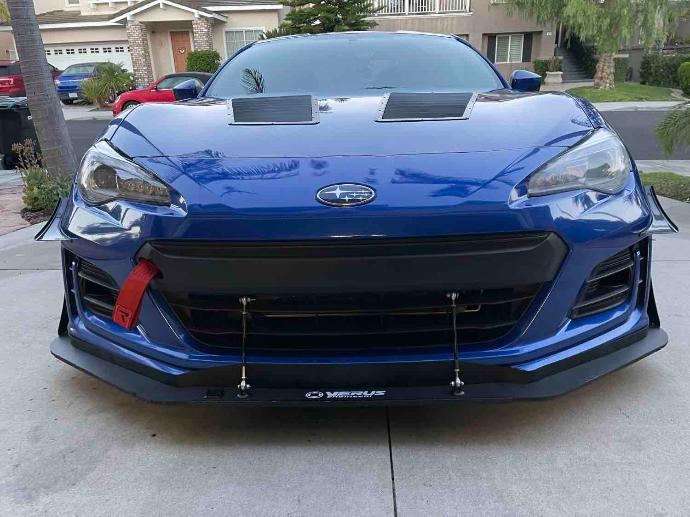 Splitter air dam fitted to 2017+ Subaru BRZ bumper